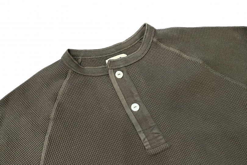 Heimat Cotton Waffle Henley Military Green