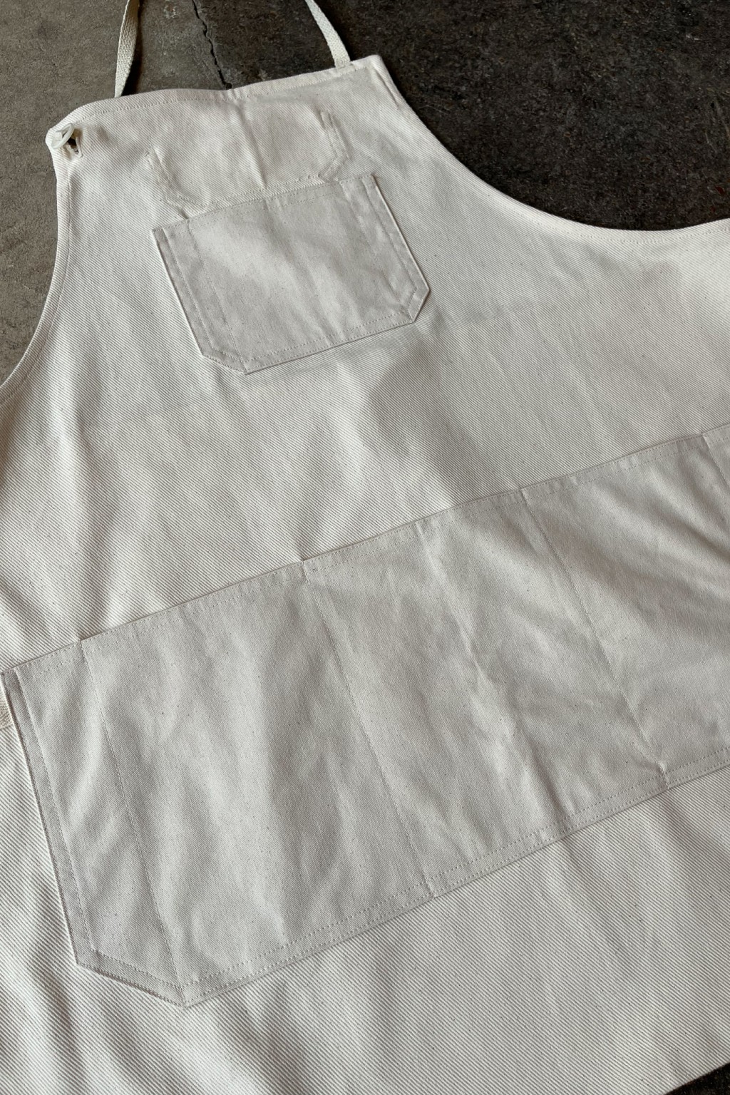 All We Remember 10-Pocket Maker Apron Undyed