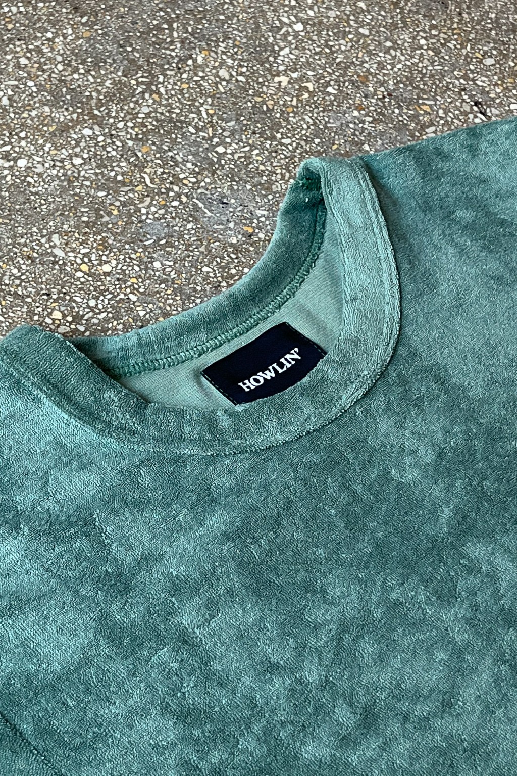 HOWLIN'｜SHORT-SLEEVED ROUND NECK T-SHIRTS (Fons Greenis Howlin' Fons Tee Soft Green - Made in Belgium | Tees