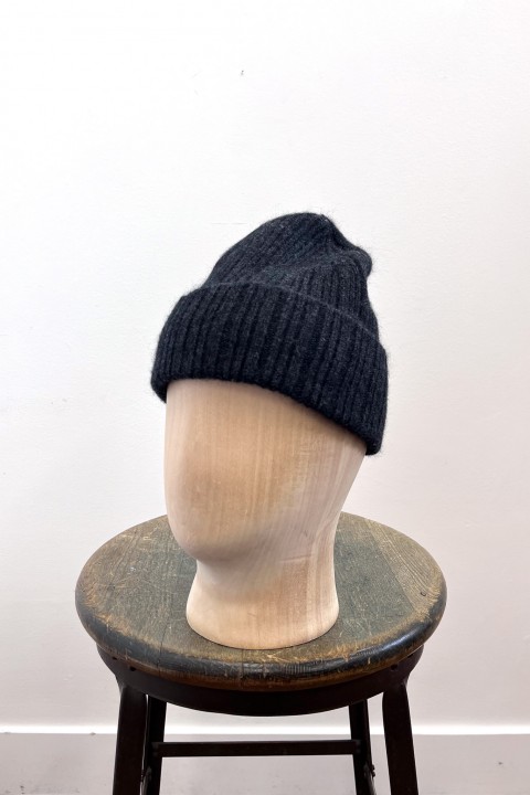Drake's Geelongora Beanie Charcoal